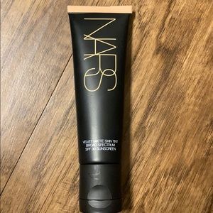 NARS Velvet Matte Skin Tint